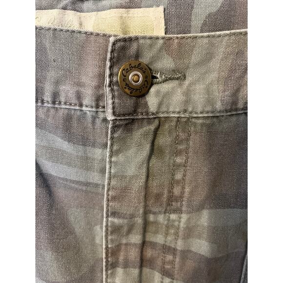 Cabela’s men’s cargo camo shorts - Picture 3 of 7